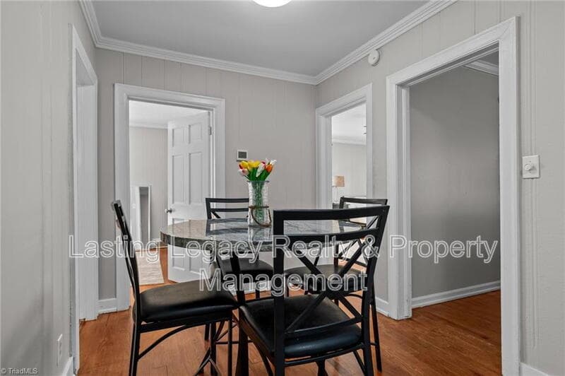 Winston-Salem House: 156 Rosedale Circle
