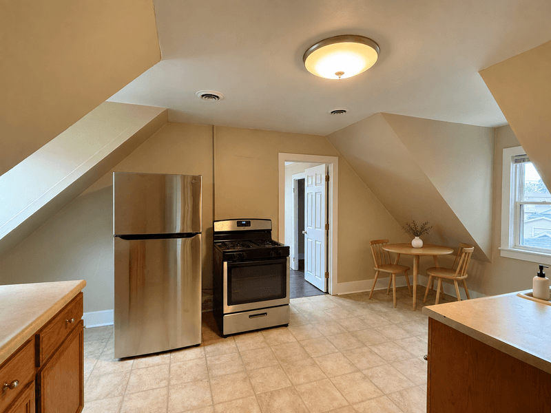 Sheboygan Condo: 904 Swift Avenue - upper