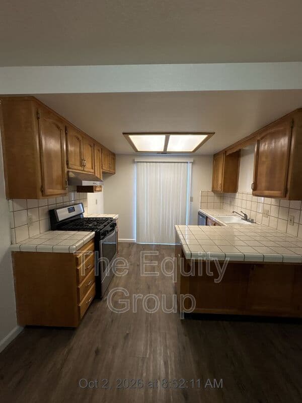 Visalia House: 1328 South Rossmoor