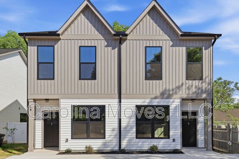 Greenville Townhome: 19A Scott St.