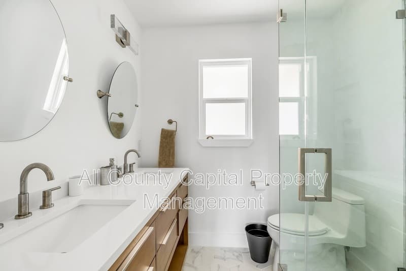 San Marcos House: 112 W Mimosa Cir