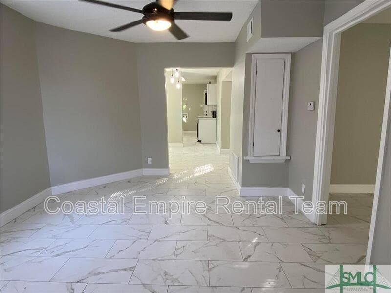 Savannah Condo: 1000 West 53rd Street - Lower Unit