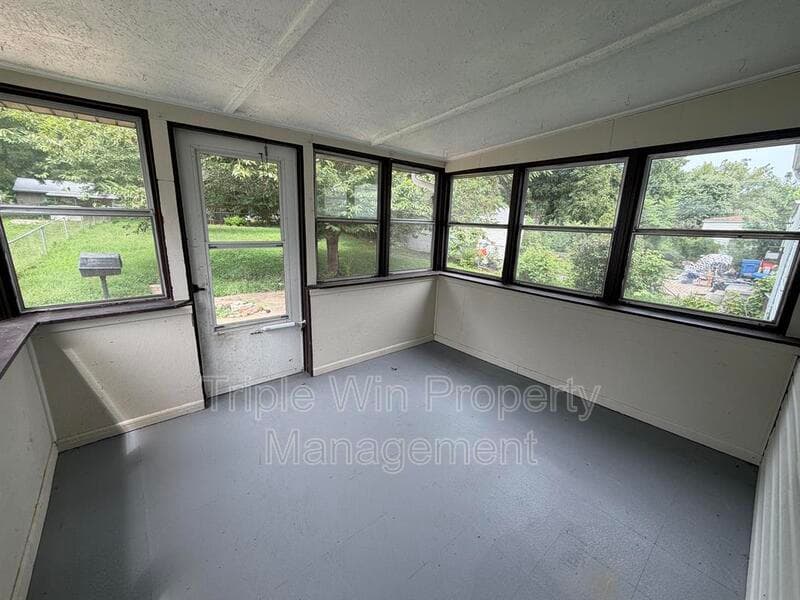 Florissant House: 1145 Patterson Rd.