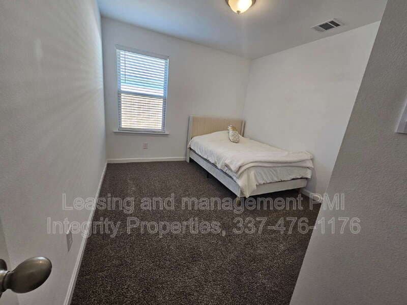 Zachary House: 727 LAMBOT AVE