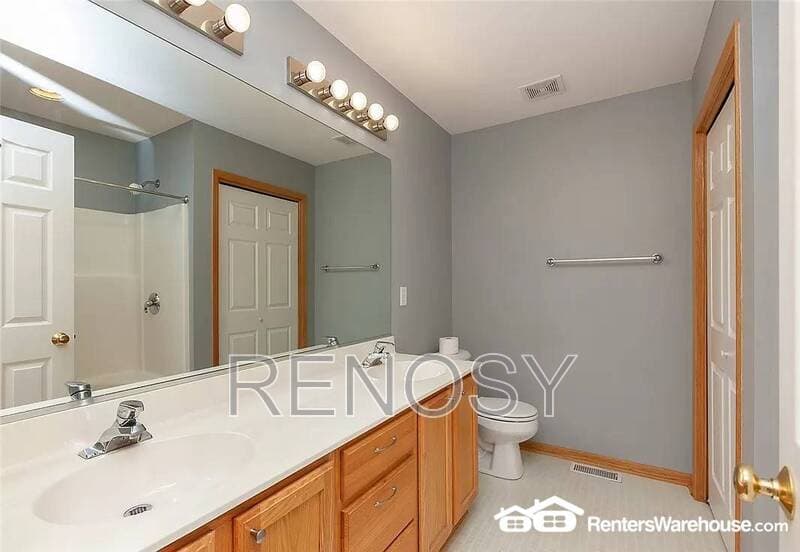West Des Moines House: 7732 Beechtree Ln