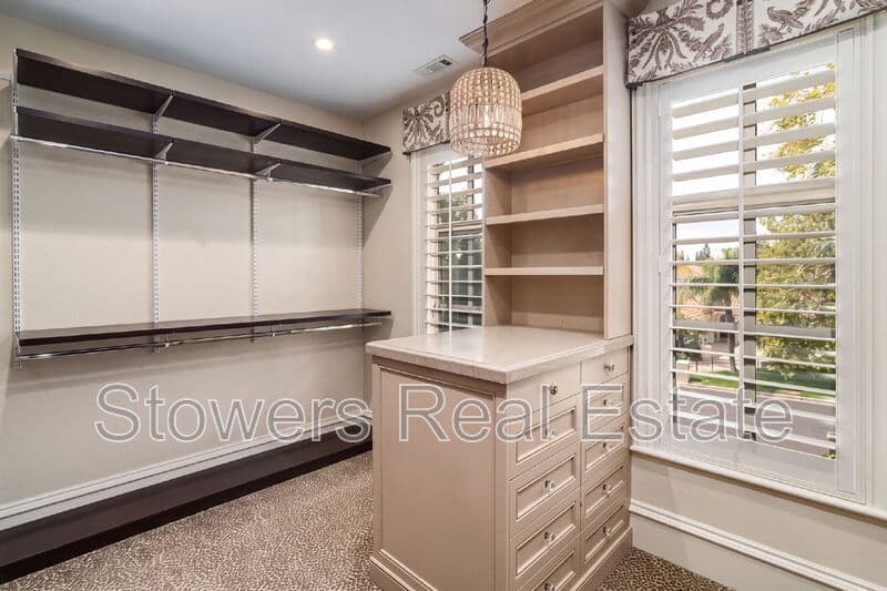 Danville House: 4482 Deer Ridge Rd
