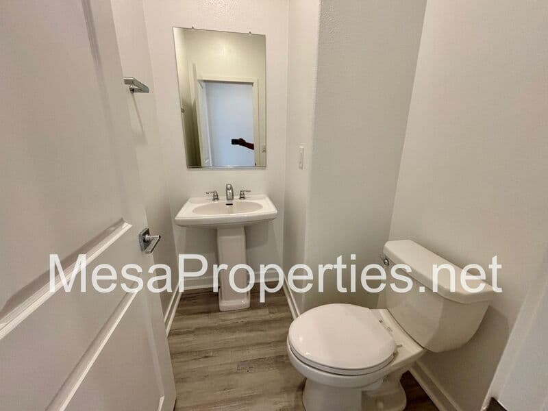 Ontario Condo: 2706 E Bottas Privado