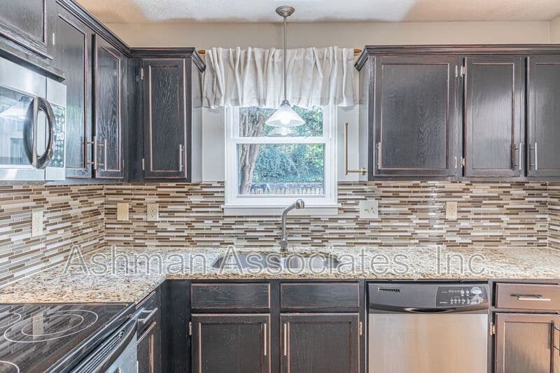 Alpharetta House: 3235 Cape Cir.