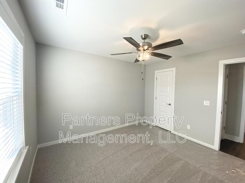 Farmington House: 229 New York Avenue