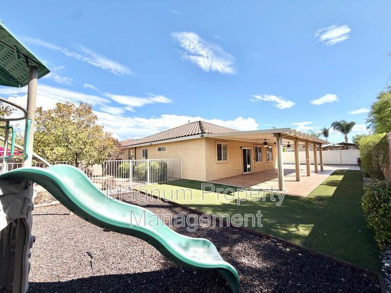 Menifee House: 33205 Gypsum St