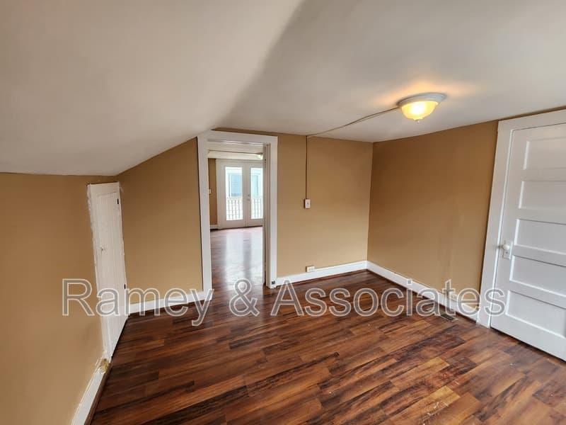Louisville House: 3635 Taylor Blvd