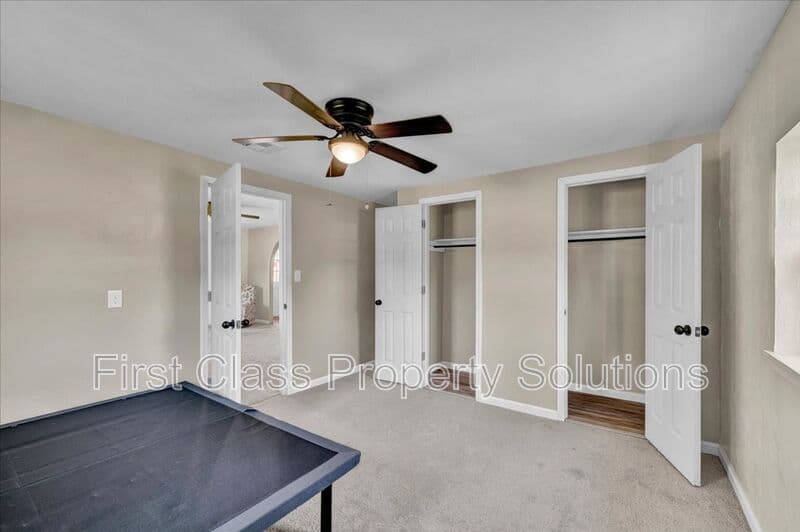 Stroud House: 211 E 2nd