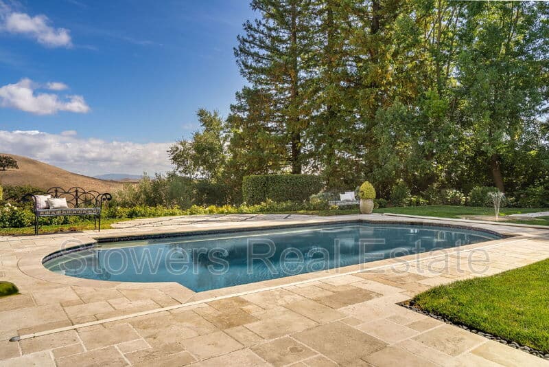 Danville House: 4482 Deer Ridge Rd