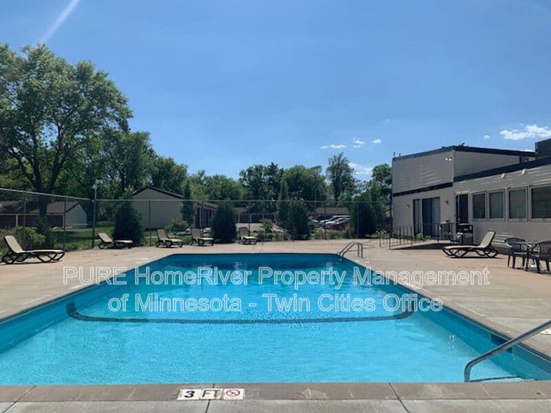 Brooklyn Park Condo: 7282 72nd Ln N