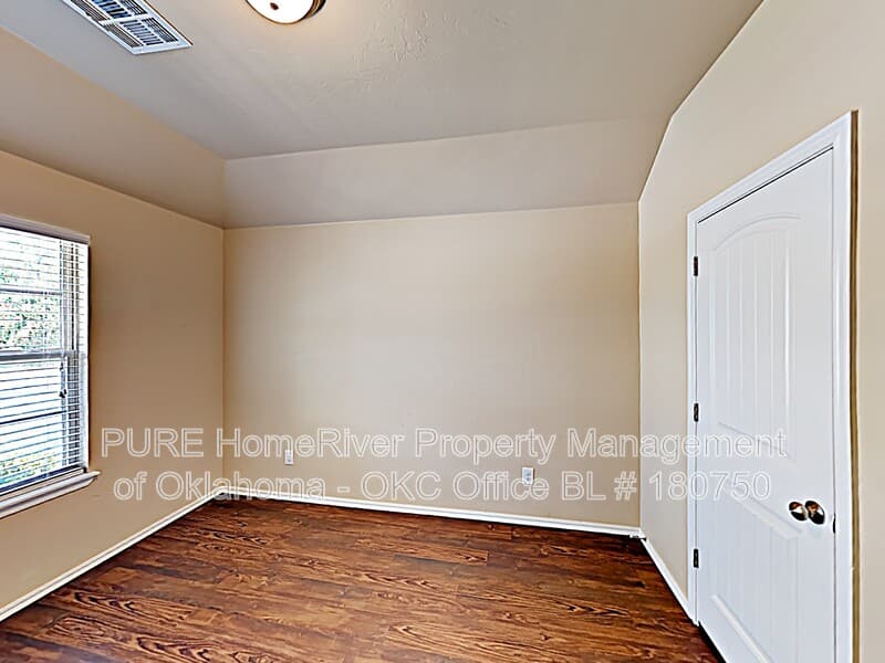 Yukon Condo: 11200 Coachmans Rd