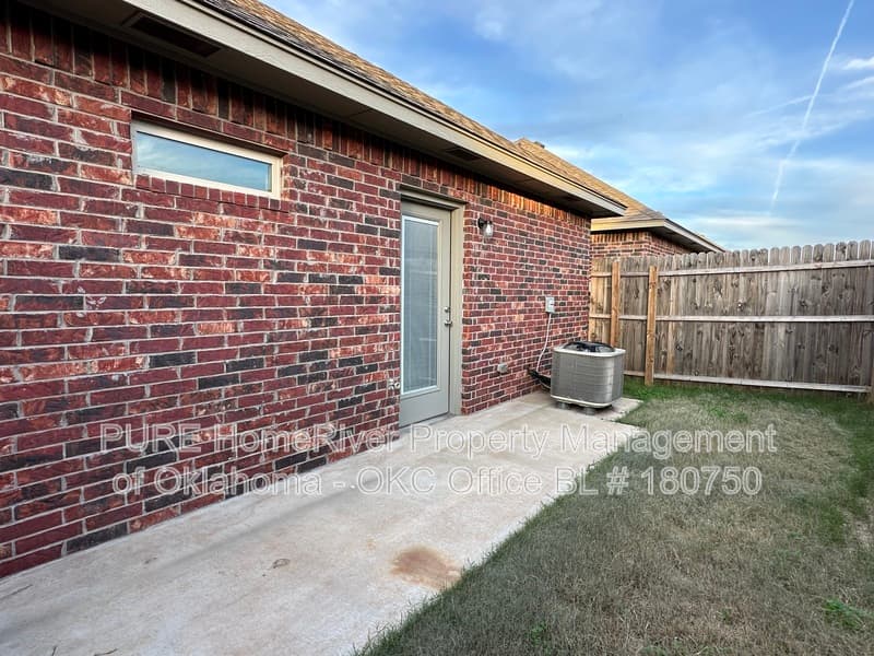 Oklahoma City Condo: 920 SW 91st St