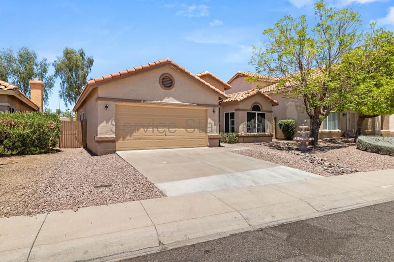 Phoenix House: 1318 E Saint John Rd