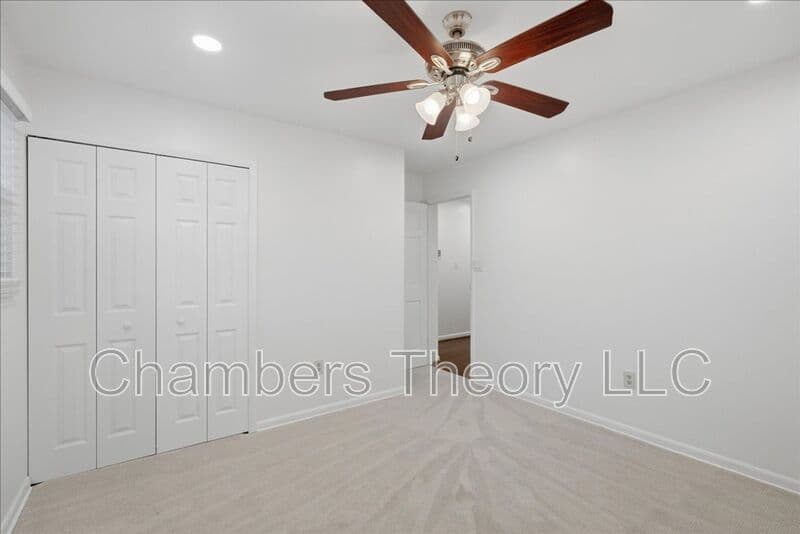Springfield House: 7838 Brompton St