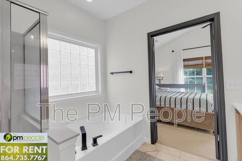 Simpsonville House: 39 Pfeiffer Ct.
