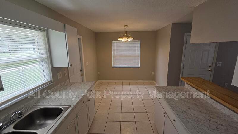 Lakeland House: 220 S Eastside Dr.