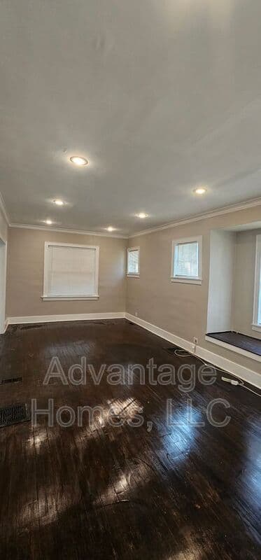 Kansas City House: 3808 Roanoke