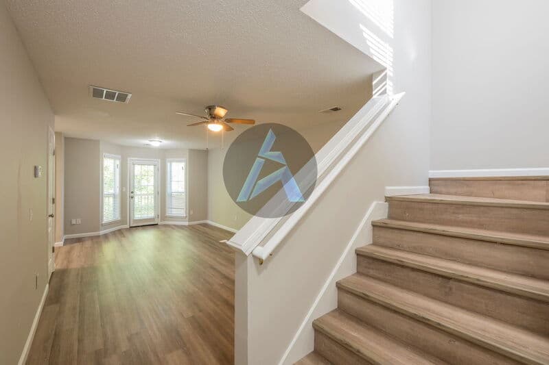 Woodstock Townhome: 437 Red Coat Ln
