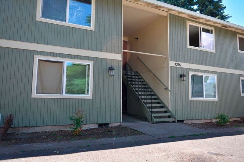 CORNELIUS Condo: 1297 S IVY ST