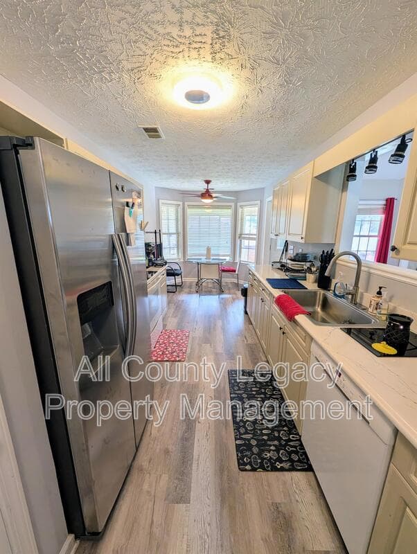Loganville House: 3648 Range Way