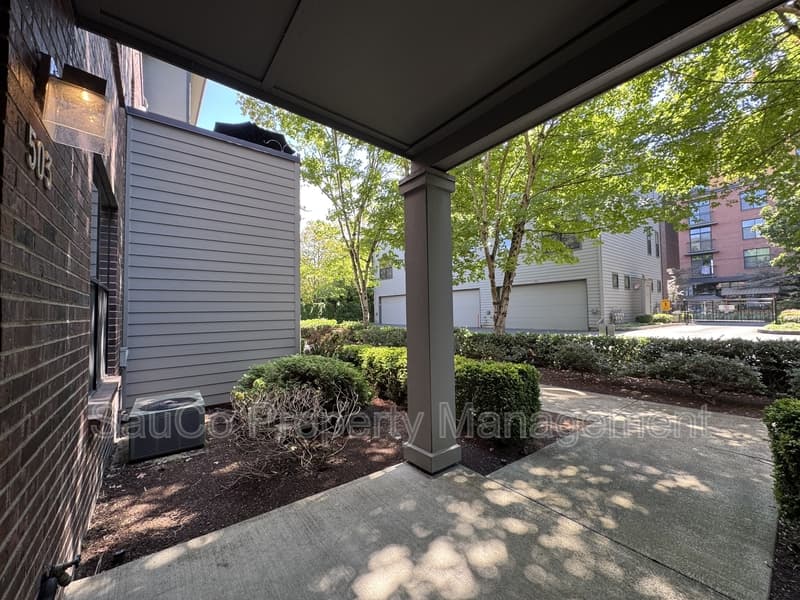 Portland Condo: 1420 Northwest 20th Avenue
