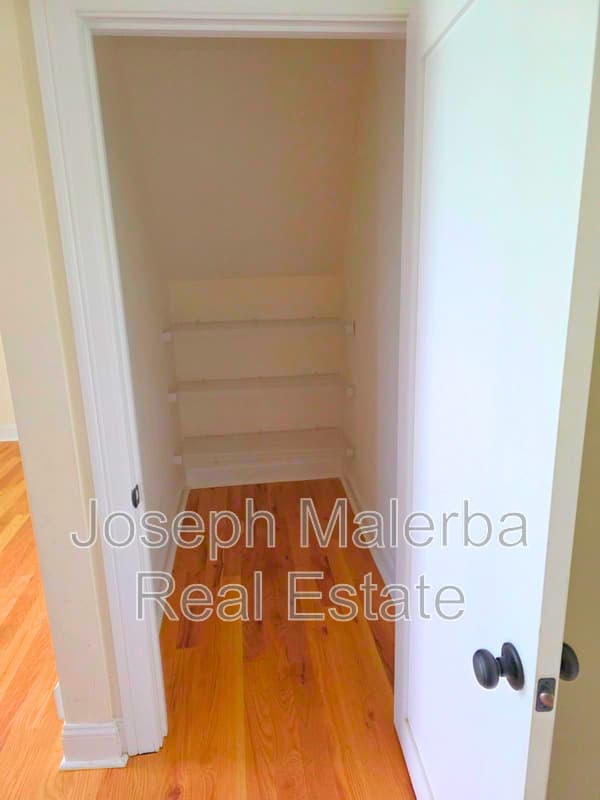 New London Condo: 84 Maple
