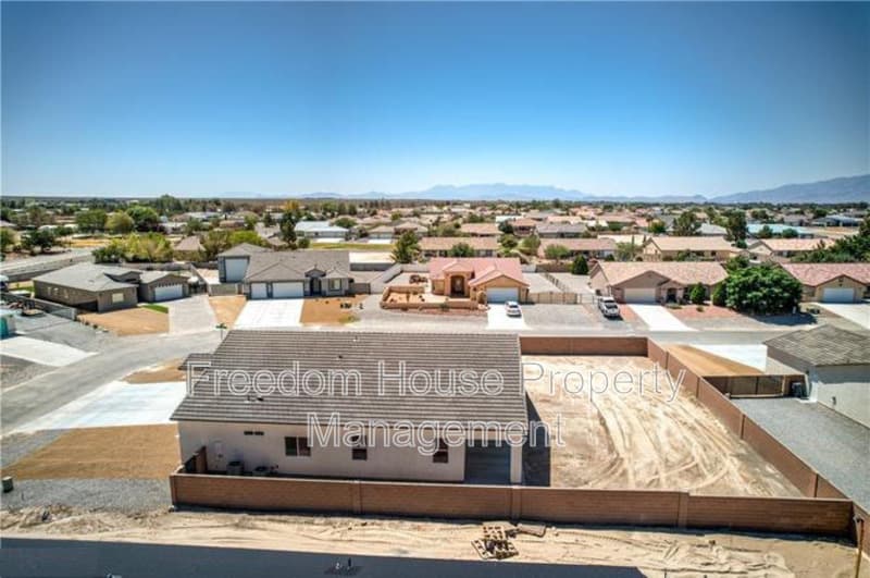 Pahrump House: 6380 Waterford Street
