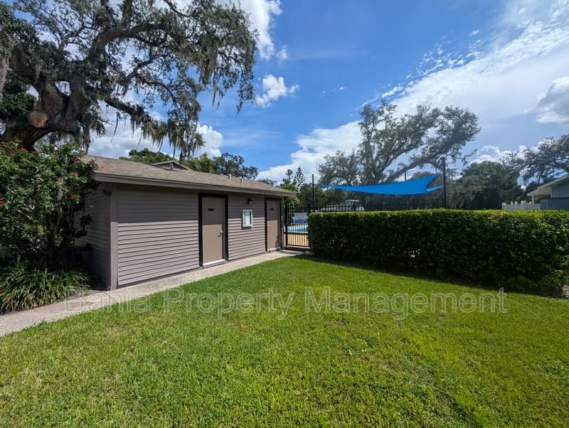 Tampa Townhome: 3441 Oak Trail Ct