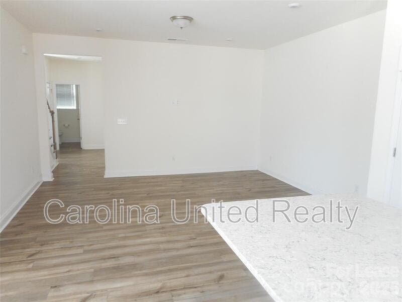 Belmont House: 1566 Cedar Tree Dr