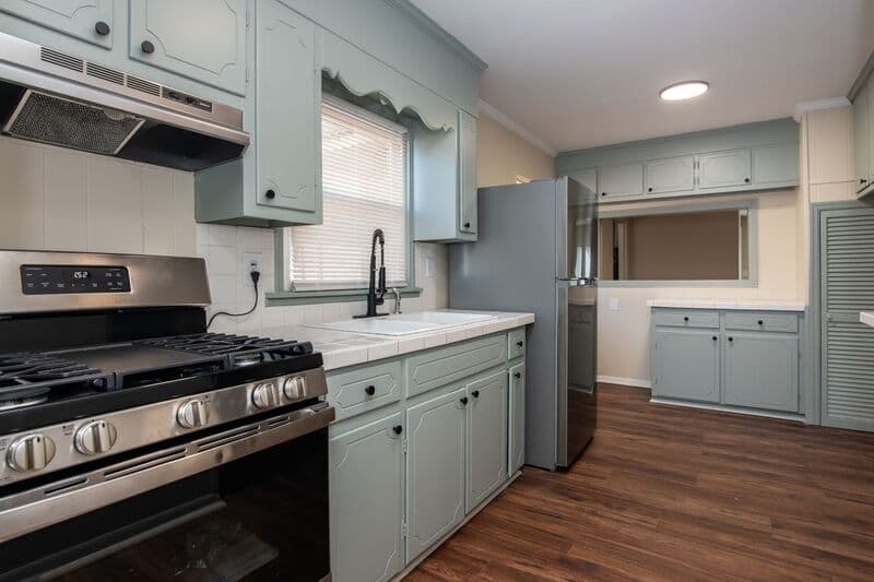 Birmingham House: 629 McCary SW