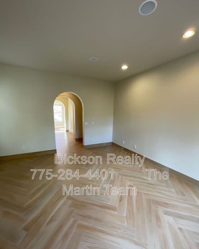 Reno House: 1850 Sun Shadow Court