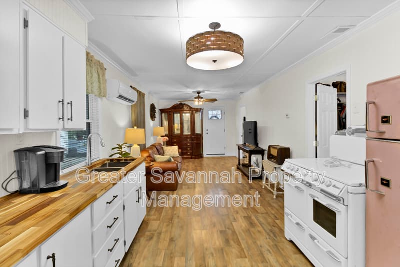 Rincon House: 304 East Fourth Street