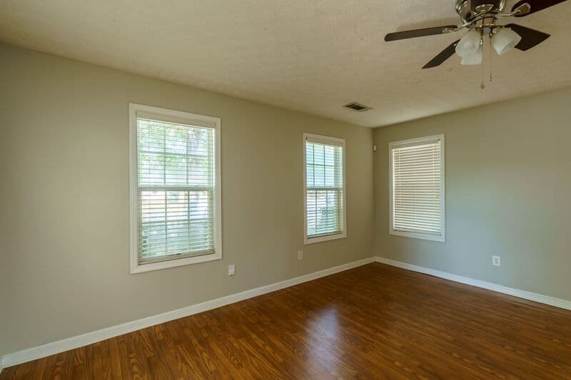 Athens House: 321 Samuel Clemens Way