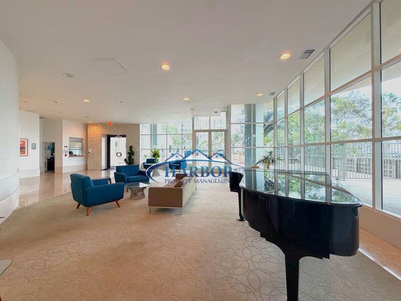Long Beach Condo: 700 E. Ocean Blvd.