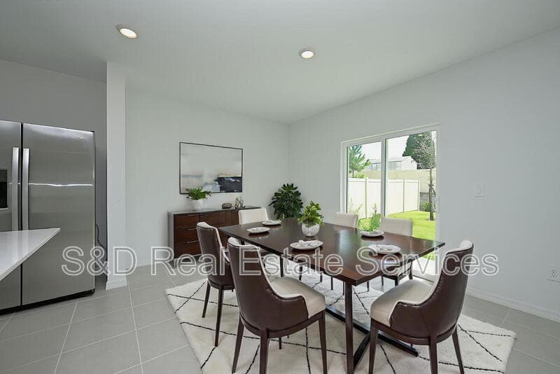 Lakeland House: 7847 Abagail Dr.