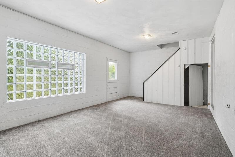 Pittsburgh House: 2046 Pioneer Avenue