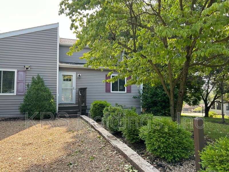 McGaheysville House: 2030 Hawksbill Rd