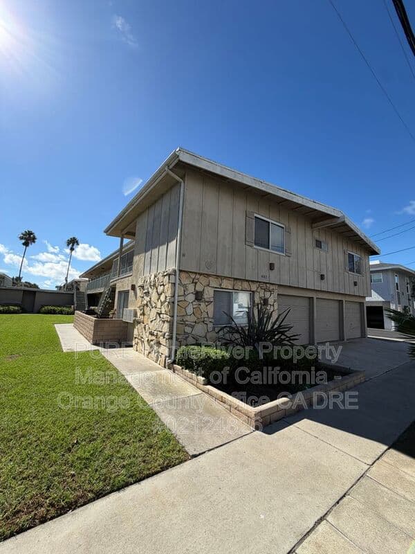 Huntington Beach Condo: 402 Nashville Avenue
