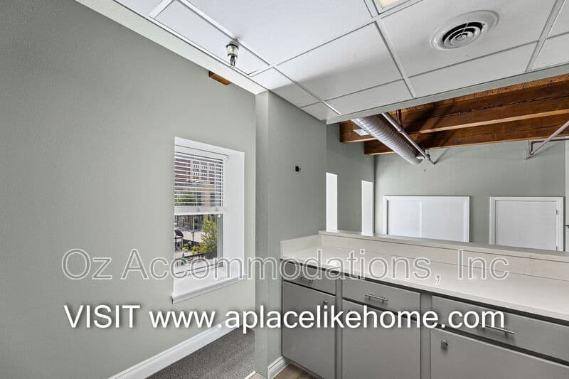 Kansas City Condo: 609 Central St