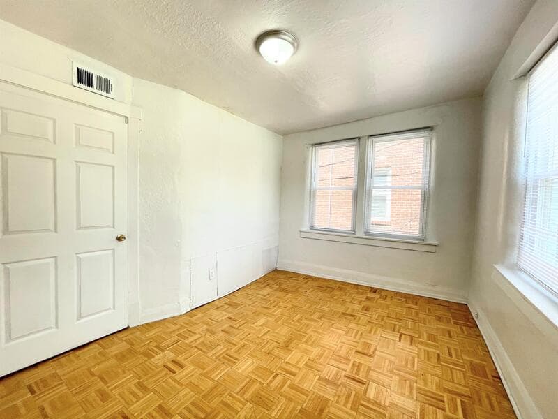 St Louis Condo: 7202 Lyndover Pl