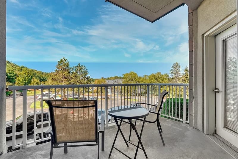 Middleton Condo: 36 Village Rd
