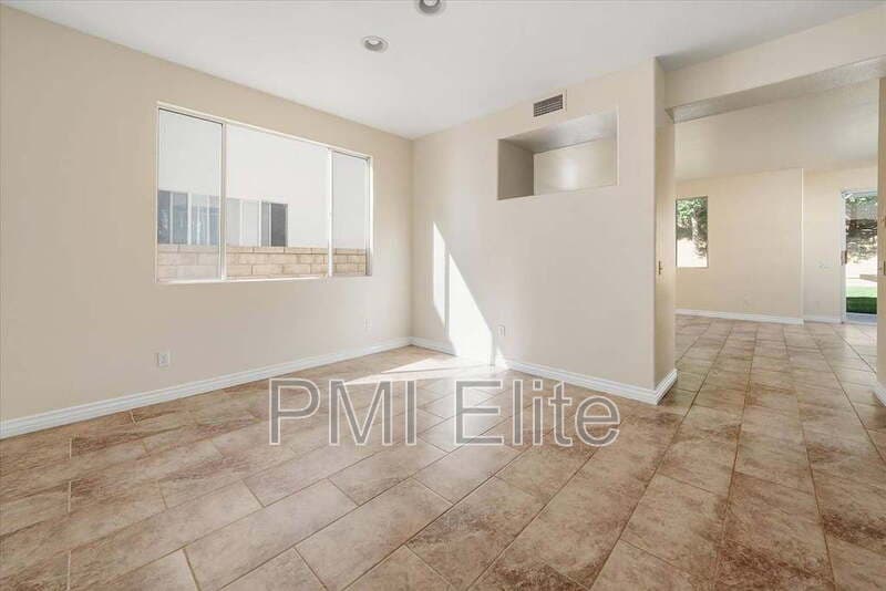 Castaic House: 32029 Cypress Way