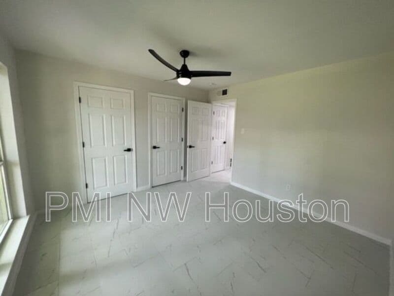 Houston Townhome: 2685 Gessner Rd