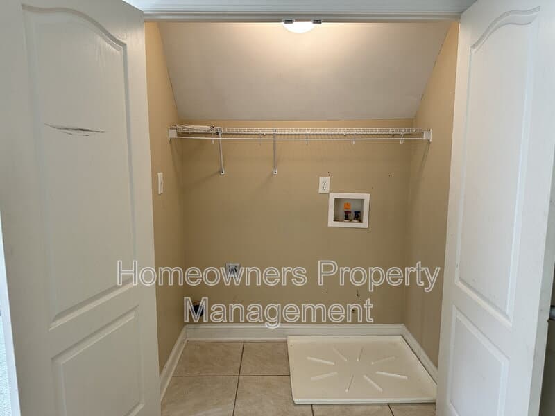 Fayetteville House: 4041 Windy Fields Dr