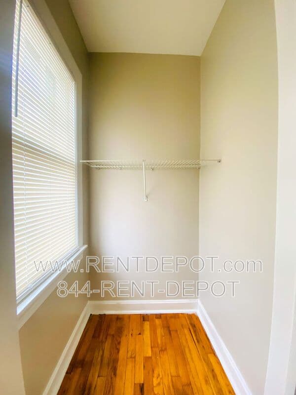Evansville House: 629 S Harlan Ave