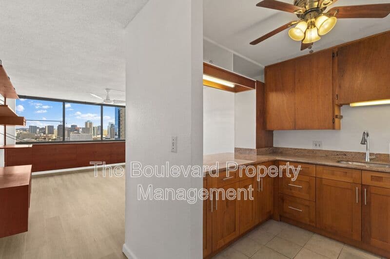 Honolulu Condo: 55 S Kukui St